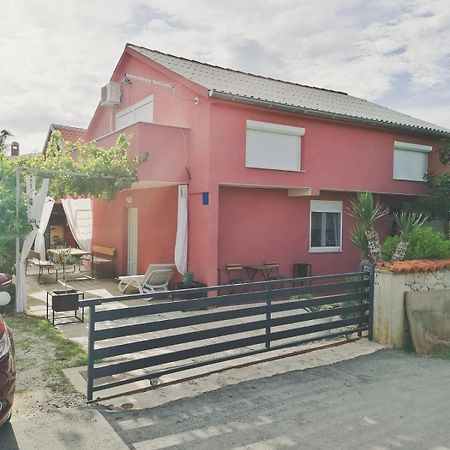 הוילה Ražanac House For Rent Paola מראה חיצוני תמונה
