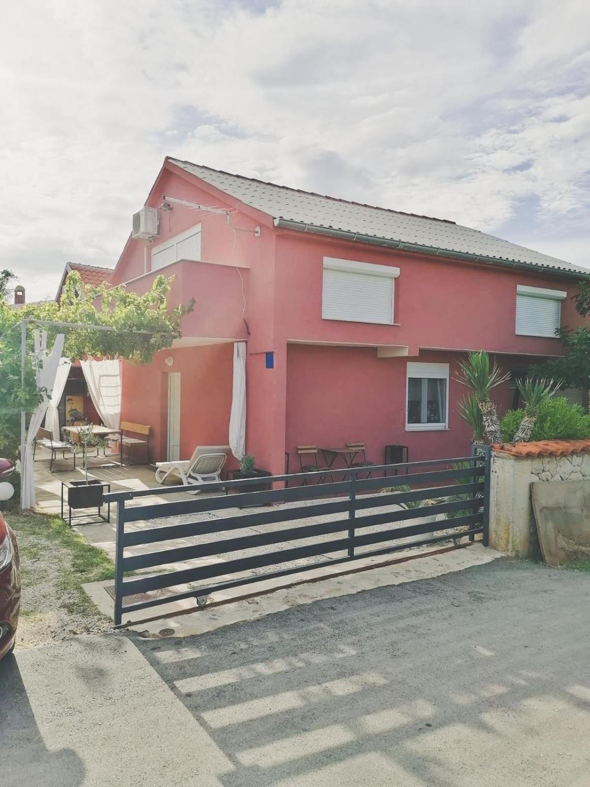 הוילה Ražanac House For Rent Paola מראה חיצוני תמונה