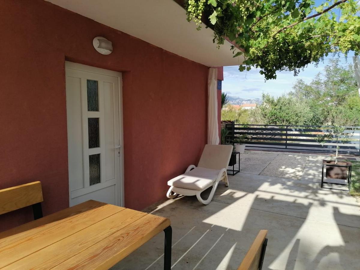 הוילה Ražanac House For Rent Paola מראה חיצוני תמונה