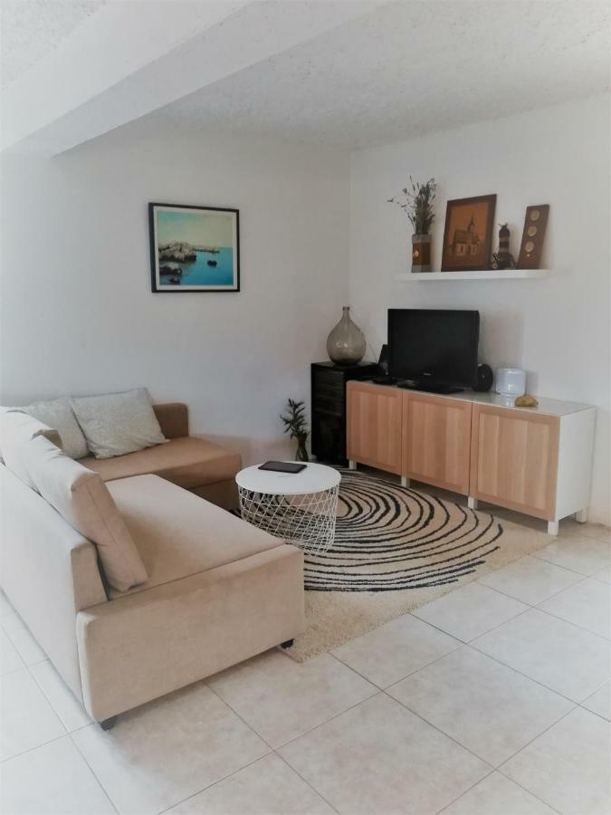 הוילה Ražanac House For Rent Paola מראה חיצוני תמונה
